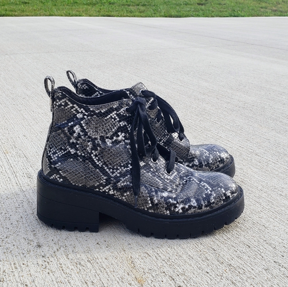 Skechers Teen Spirit Snake Print Booties Viper Charmer Chunky Sz 7.5 Black Gray